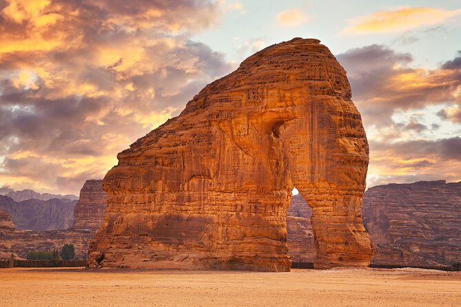 AlUla City Tour with 5 Attractions - Natural landmarks keep the middle of the tour varied