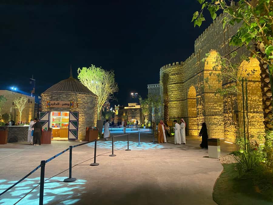 Boulevard World, Boulevard Riyadh Private Tour+Saudi Meal - Dress and practical preparation