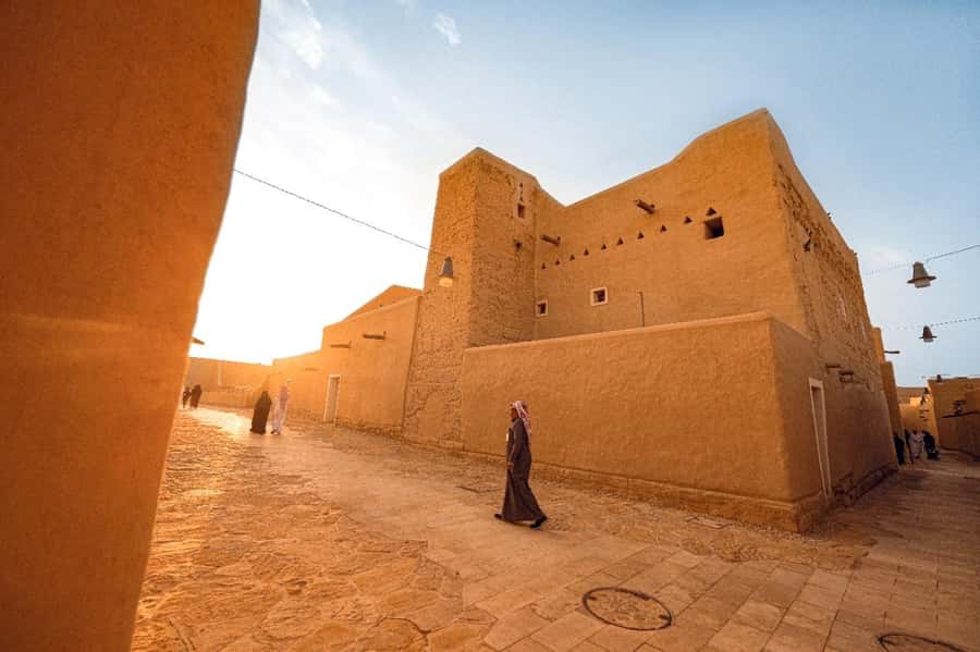 Diryah tour with Dinner - Walking through At-Turaif’s mud-brick quarter