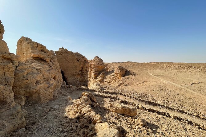 Edge of the World - Walking the Al-Manjoor Trail