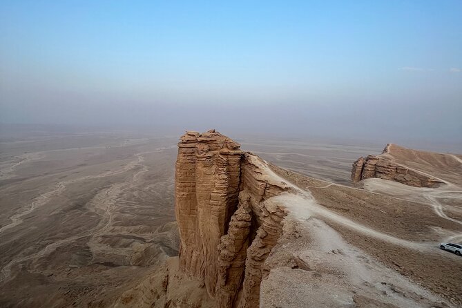 Edge of the World and Huraymila National Park Tour - The two-hour journey from Riyadh