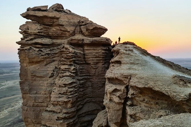 Edge Of The World Hike(Dinner under stars,village,bats cave,camp) - The optional stop at Bin Rasheed bat cave