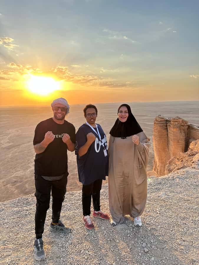 Edge of The World Riyadh,Camel Ride ,Bat Cave Visit & Dinner - Key points at a glance