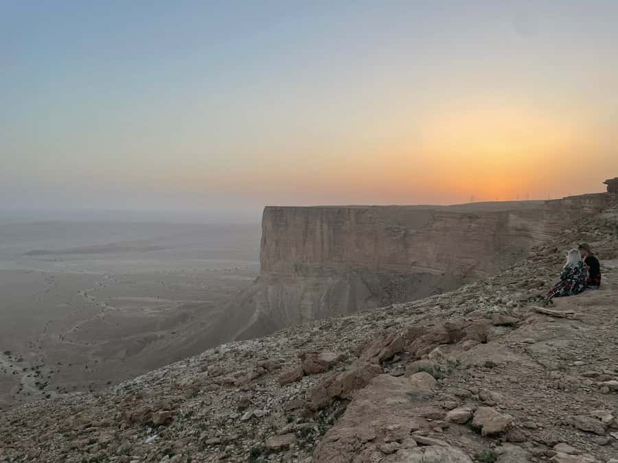 Edge of the World Top VIP Treatment with Lunch & Luxury SUV - The long road from Riyadh to Jabal Fihrayn