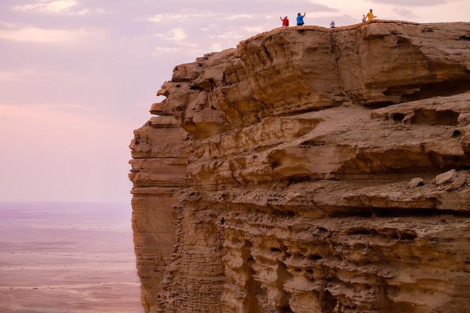 Edge Of The World Tour (Private Tour) - Elephant Rock and Jabal Abyad set the scene