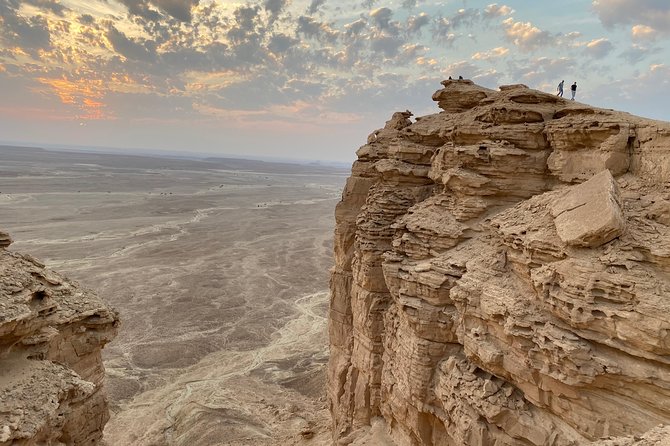 Edge of the World with 4x4 vehicles, sunset Dinner and stargazing - Hiking the clifftops for sunset