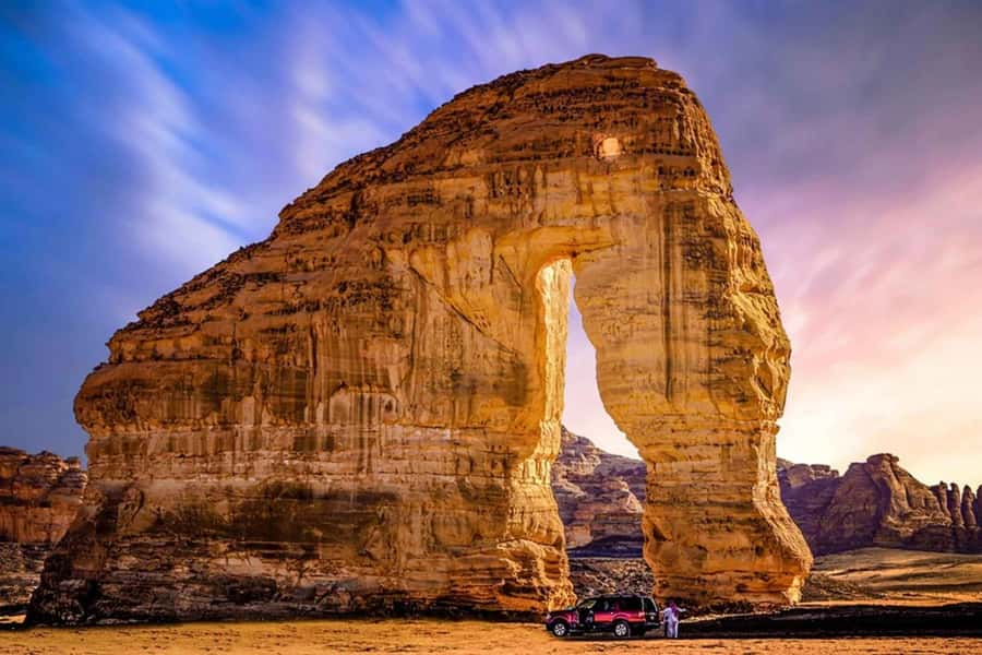 Fancy Tour of Hegra in a Vintage Land Rover - Why Hegra deserves two hours of your AlUla visit