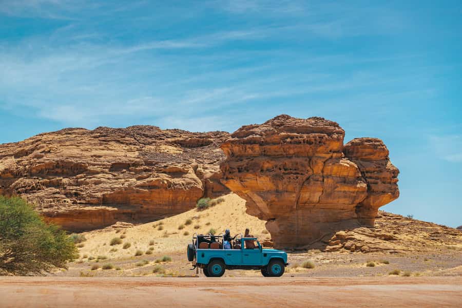 Fancy Tour of Hegra in a Vintage Land Rover - The vintage Land Rover changes the feel of the visit