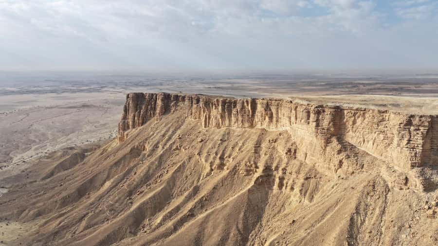 From Riyadh: Edge of the World and Darb Al-Manjoor Adventure - How the three-hour timing works