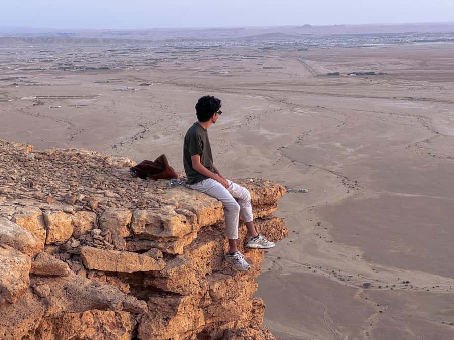From Riyadh: Edge of the World and Darb Al-Manjoor Adventure - Reaching the Edge of the World by SUV