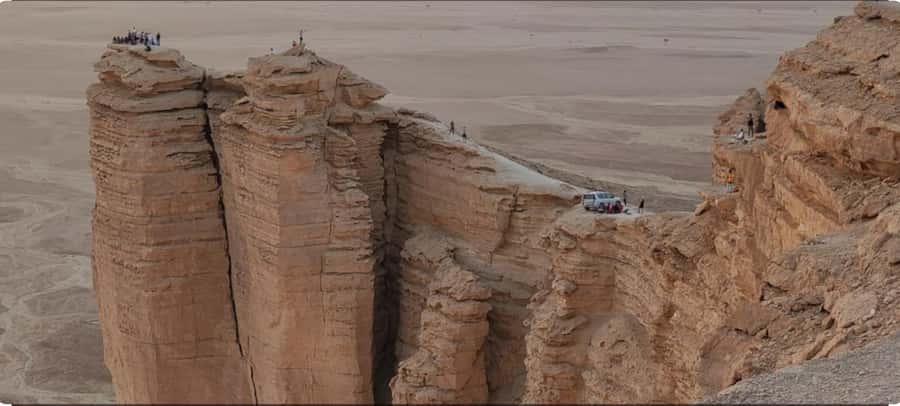 From Riyadh: Tuwaiq Mountains and Najd Plateau Day Trip - Leaving Riyadh for the Najd Plateau
