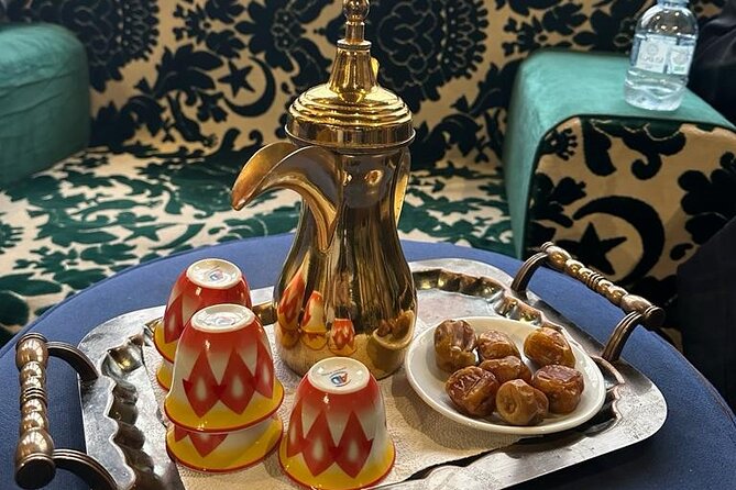 Historic District Tour in Jeddah by a Local Guide - Two hours among Al-Balad’s houses, cafés, and galleries