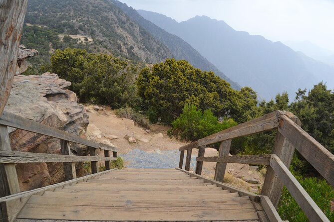 Historical & Heritage Tour in Abha- Rijal Almaa Village - Ending with honey at Al Soudah
