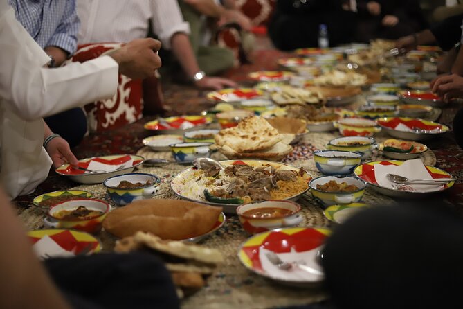 Interactive Saudi Cuisine and Cultural Experience - Choosing an Aseer honey for dessert
