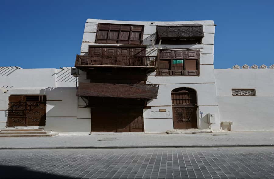 Jeddah: Al-Balad Old Town Historical City Guided Tour - Arabic coffee, subia, and local food