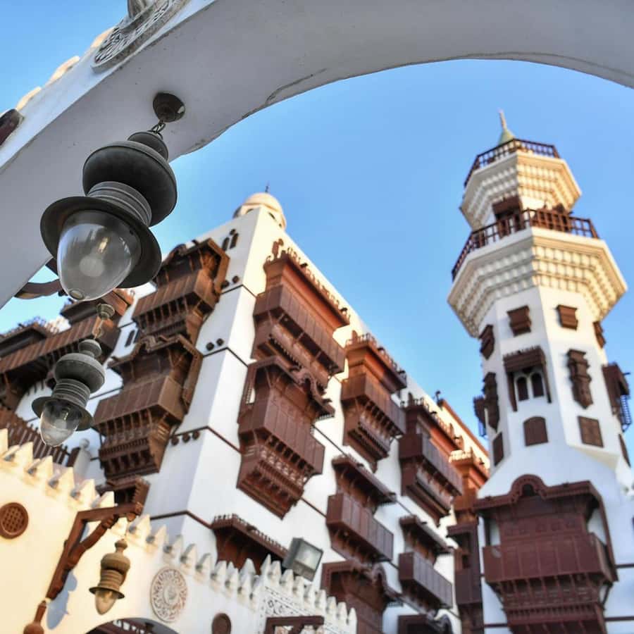 Jeddah: Al-Balad Old Town Tour with Guide - Al-Shafei Mosque and the quieter side of the walk