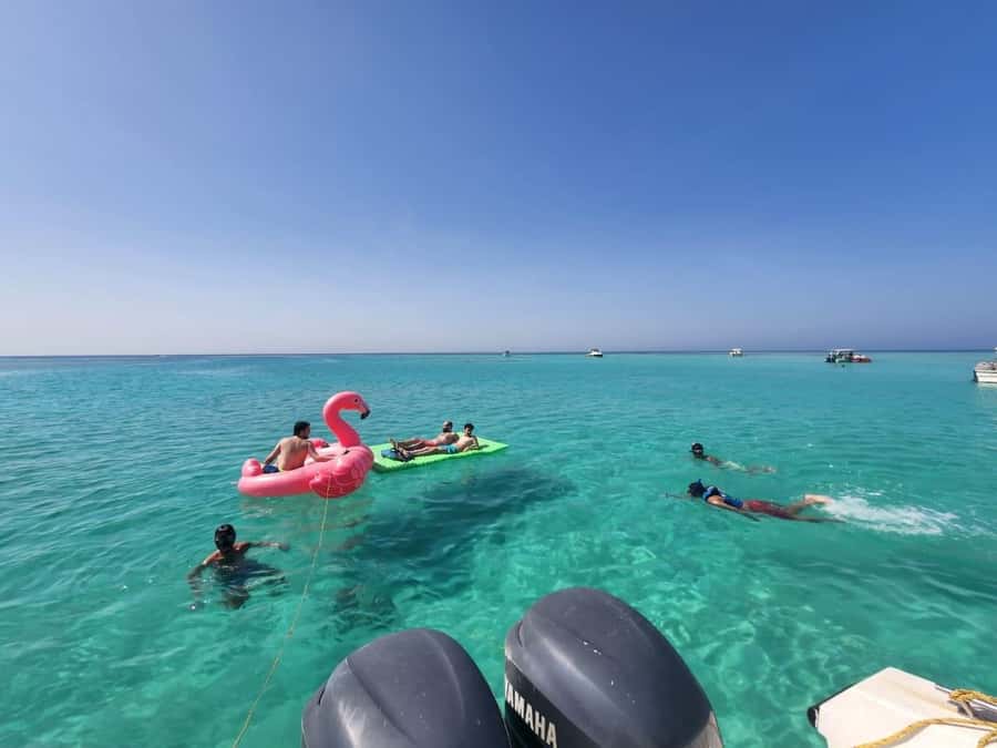 Jeddah: Bayada Leisure Boat Trip with Snorkeling - Bayadah Island: the calmer, shallower part of the day