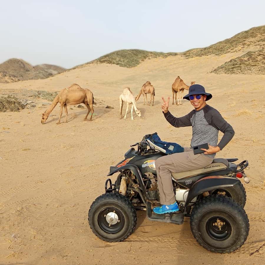 Jeddah Desert Safari: Quad Biking, Camel Farm & Sunset Views - Sunset photos, sunrise calm, and mountain views
