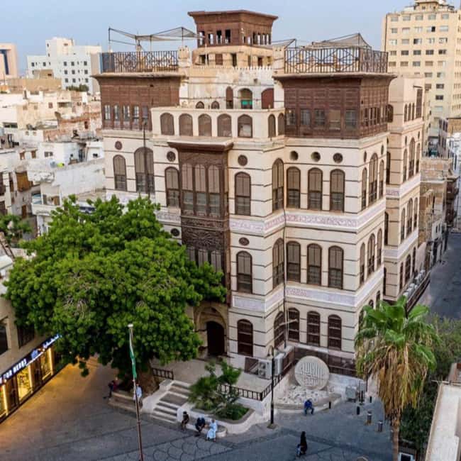 Jeddah: Guided Tour of the Old City Al-balad - The Corniche brings in the Red Sea