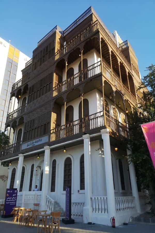 Jeddah: Historic District Tour by a Local licensed Guide - Why Al-Balad works best with a local guide
