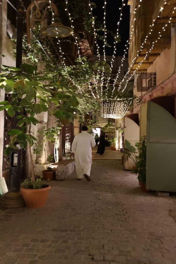 Jeddah: Historic District Tour by a Local licensed Guide - Is $139 a fair price for three hours?