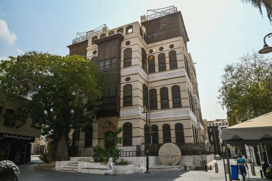 Jeddah : Jeddah’s Traditional Tour - Starting with Jeddah’s changing face on Tahlia Street