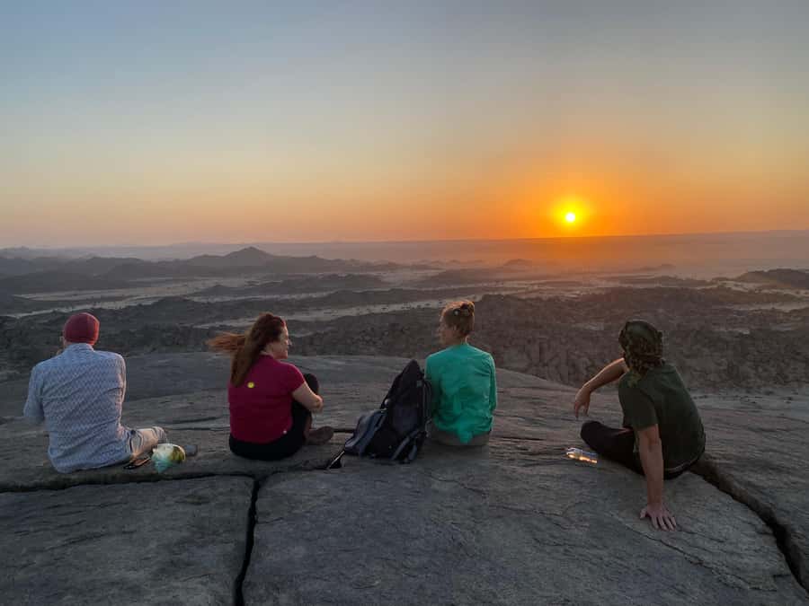 Jeddah: Moon Mountain Guided Hiking Tour with Snacks - Key points to know before you book