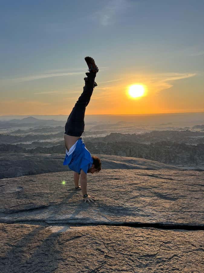 Jeddah: Moon Mountain Guided Hiking Tour with Snacks - Is $120 per person fair?