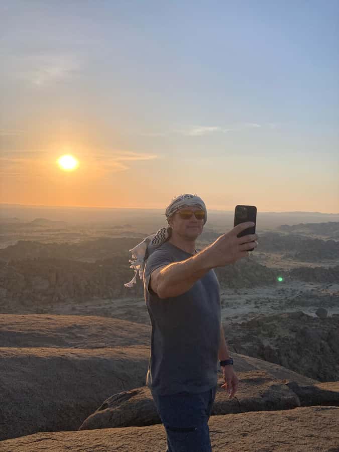 Jeddah: Moon Mountain Guided Hiking Tour with Snacks - What to pack and how to prepare