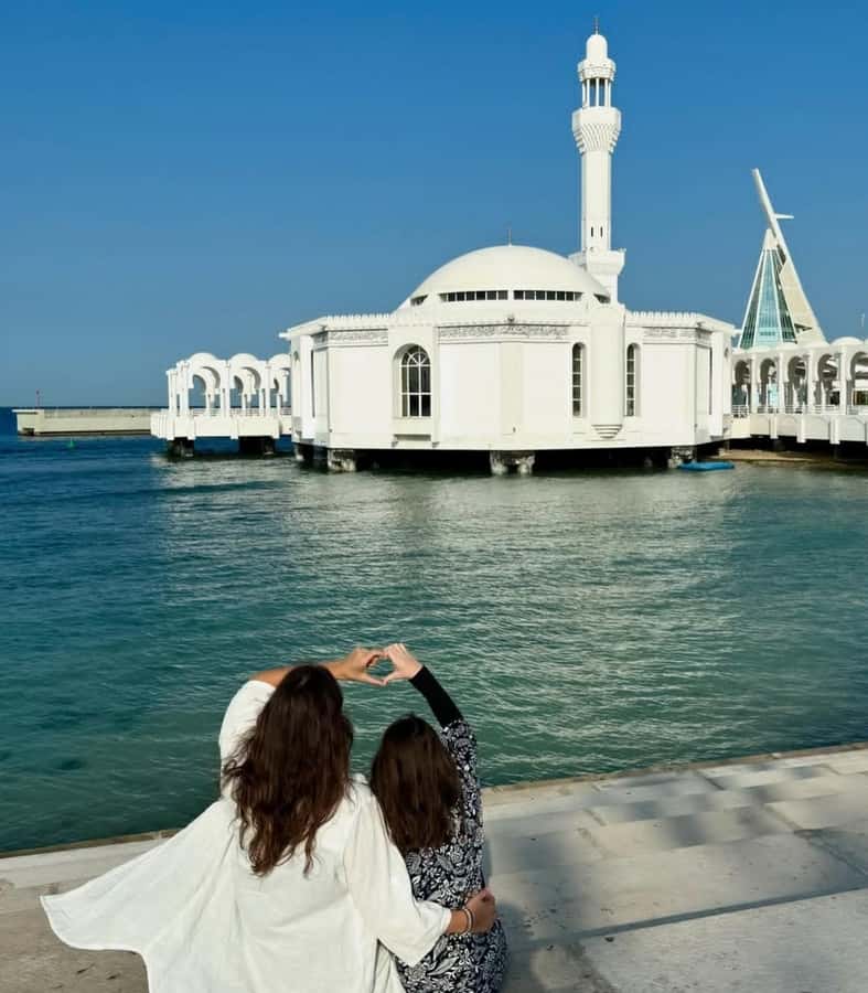 Jeddah: Private Highlights Tour of Most Instagrammable Spots - Beit Nassif shows Jeddah’s formal side