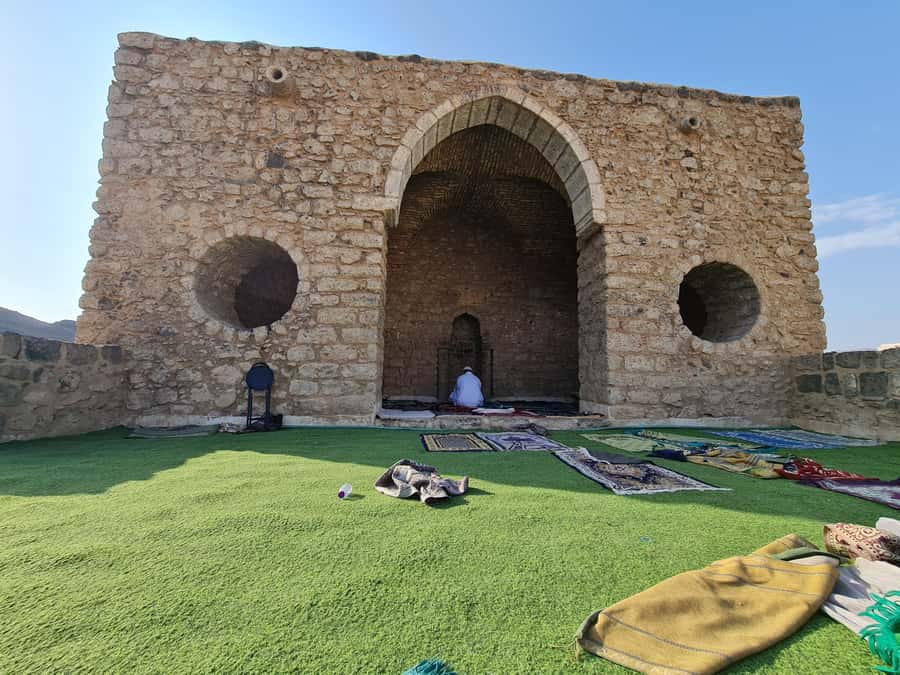 Madina: Guided Tour of the City's Historical Sights - Masjid Jumah and the home of Atban Bin Malik