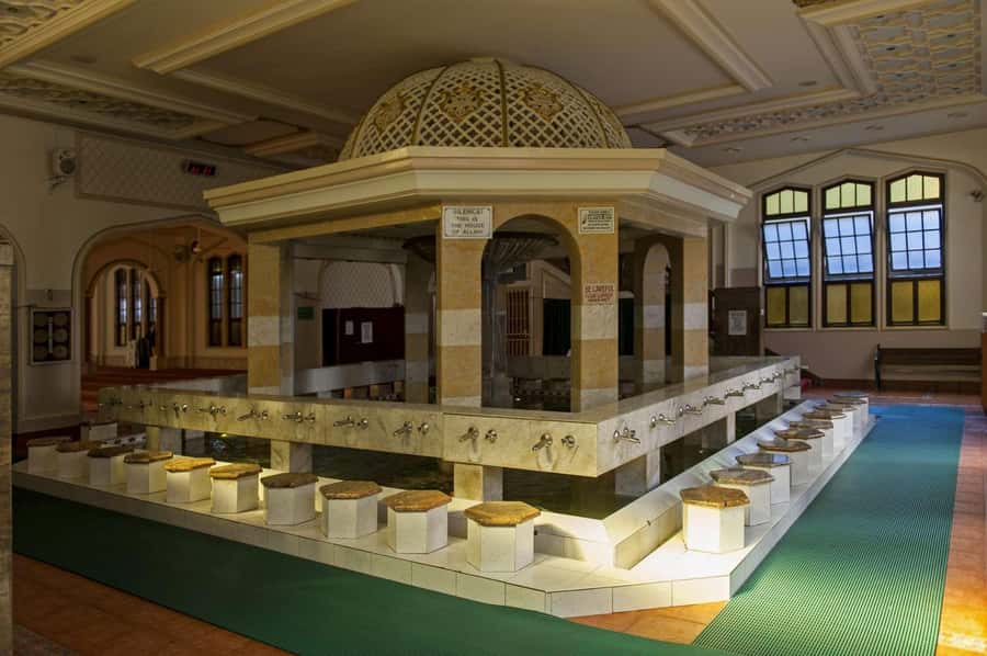 Medina Ziyarats ( Visit Holy Places) - Why a private Madinah ziyarat can be worthwhile