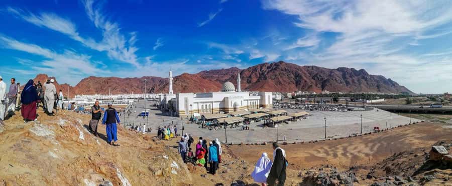 Medina Ziyarats ( Visit Holy Places) - Uhud Mountain and the history of sacrifice