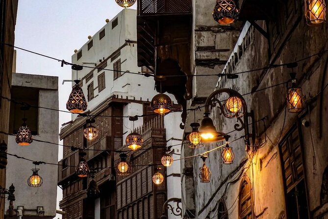 Private Tour in Historical Jeddah (ALBALAD) إكتشف جدة التاريخيه - Walking through old architecture and UNESCO sites