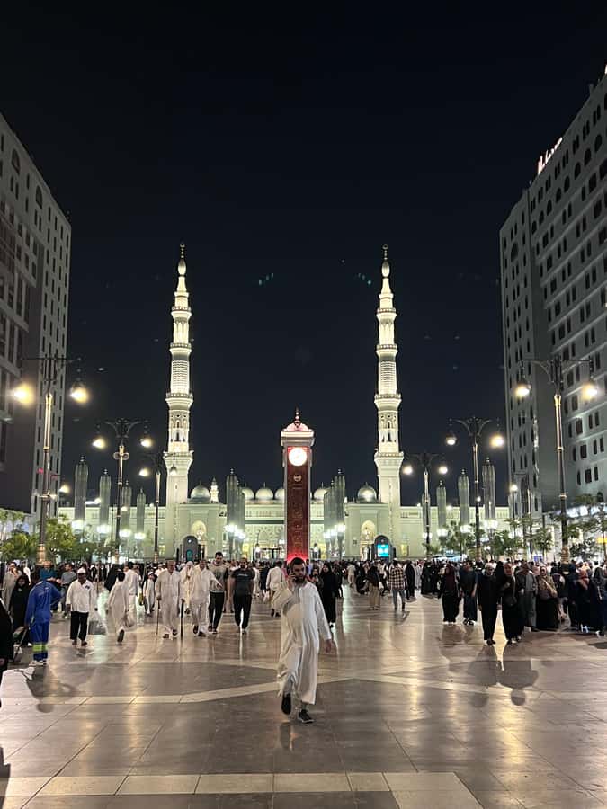 Prophet’s Mosque Walking Tour with Historic Hejaz Railway - Walking the mosque’s northern and western sides