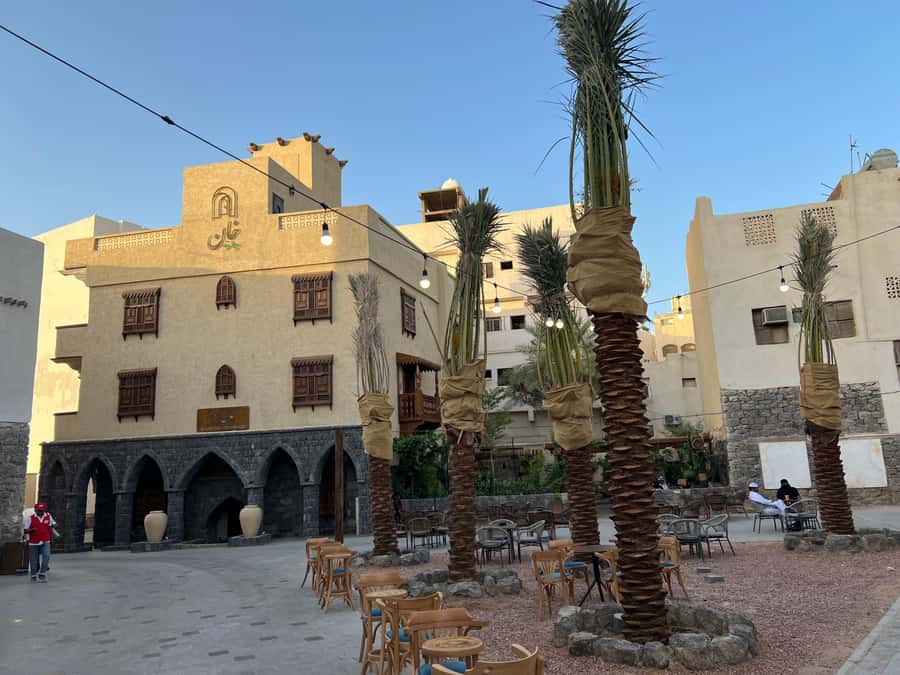 Prophet’s Mosque Walking Tour with Historic Hejaz Railway - Reaching the old Hejaz Railway Station