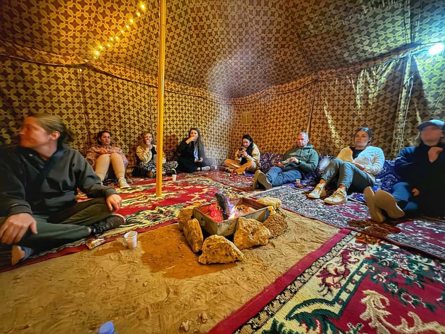 Riyadh: Edge of The World with dinner & Campsite Shared Tour - The 4x4 ride through Najd