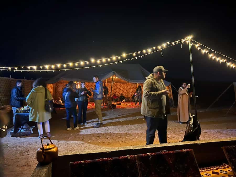 Riyadh: Edge of The World with dinner & Campsite Shared Tour - The short walk to the cliff-top view