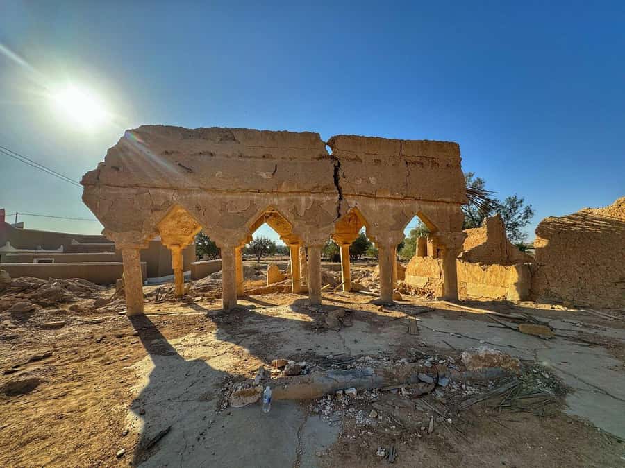 Riyadh: Edge of The World with dinner & Campsite Shared Tour - Meeting at Tijan Plaza