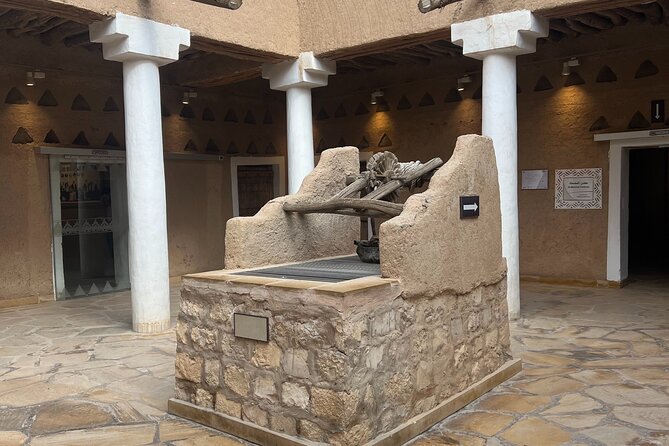 Riyadh Full City Tour - Diriyah, At Turaif, and Wadi Hanifah