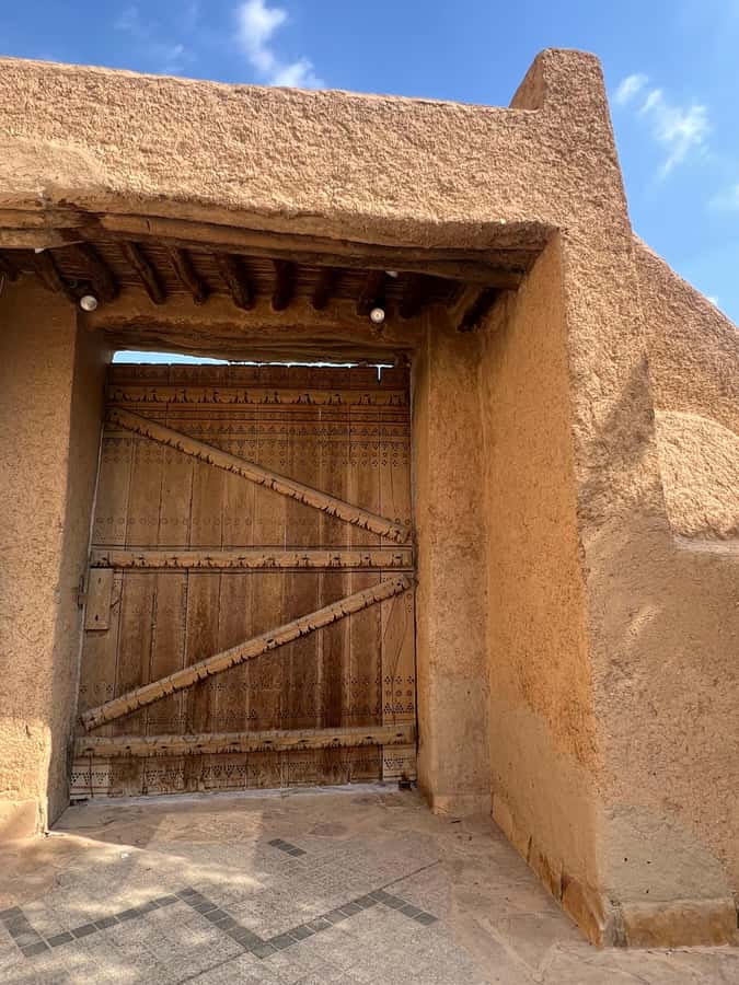 Riyadh: Masmak Fort, Souq AlZal, and Murabba Palace Tour - Murabba Palace and a different kind of royal design