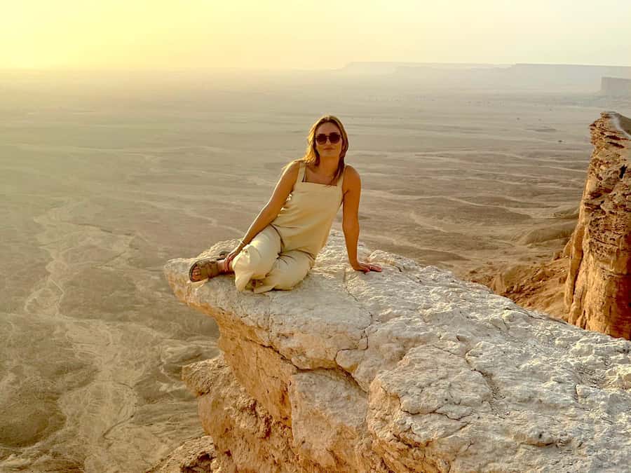 Riyadh Sunset Edge of the World & Deer Reserve 4WD Adventure - A brief Arabian gazelle reserve stop