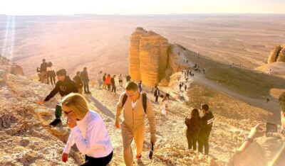 Riyadh Sunset Edge of the World & Deer Reserve 4WD Adventure