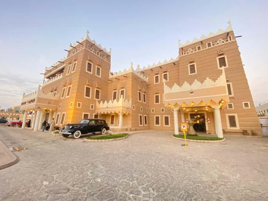 VIP Private Riyadh Experience with Saudi Meal & Pickup - Modern Riyadh, shopping, dining, and business